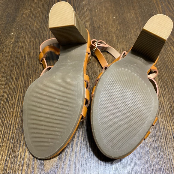 NWOT Old Navy Tan Brown Block Sandals Heels Size 6 - Picture 4 of 5